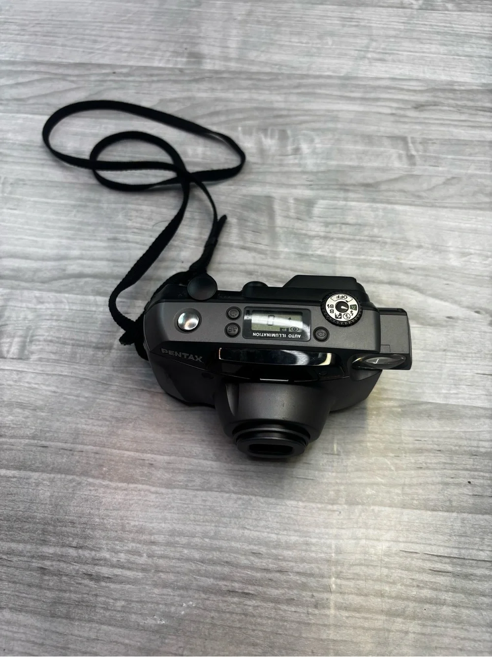 Pentax Black 35mm Point-and-Shoot Zoom Camera vintage Works Great!
